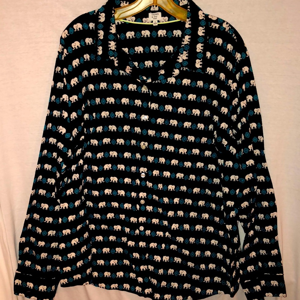 Crown & Ivy Elephant Top💕